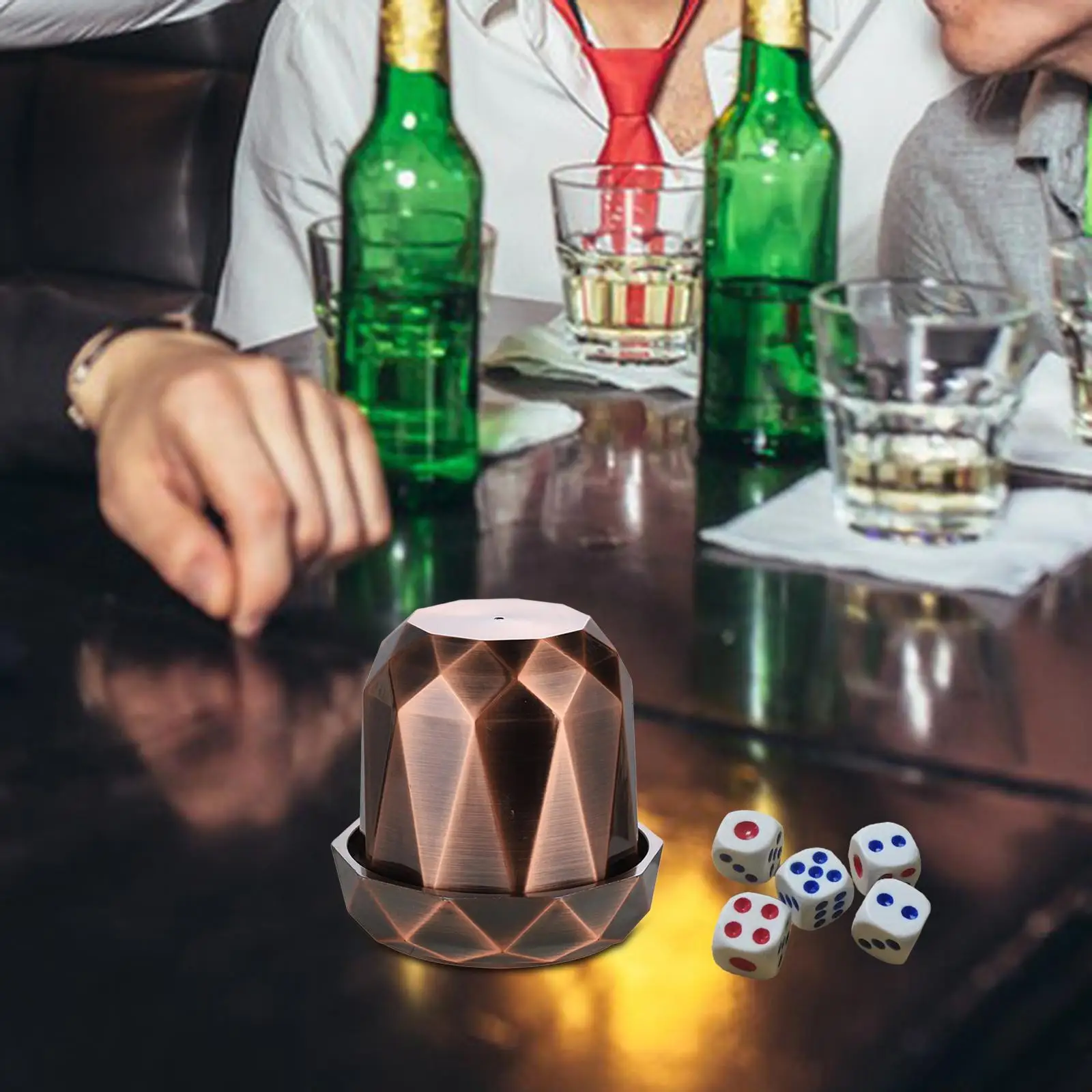 Dobbelstenen Spelletjes Cup Dobbelstenen Shaked Cup Comfortabele Praktische Familie Dobbelstenen Spelletjes met 5 Dobbelstenen Hand Gevoel Dobbelstenen Cup Set voor Thuis Bar