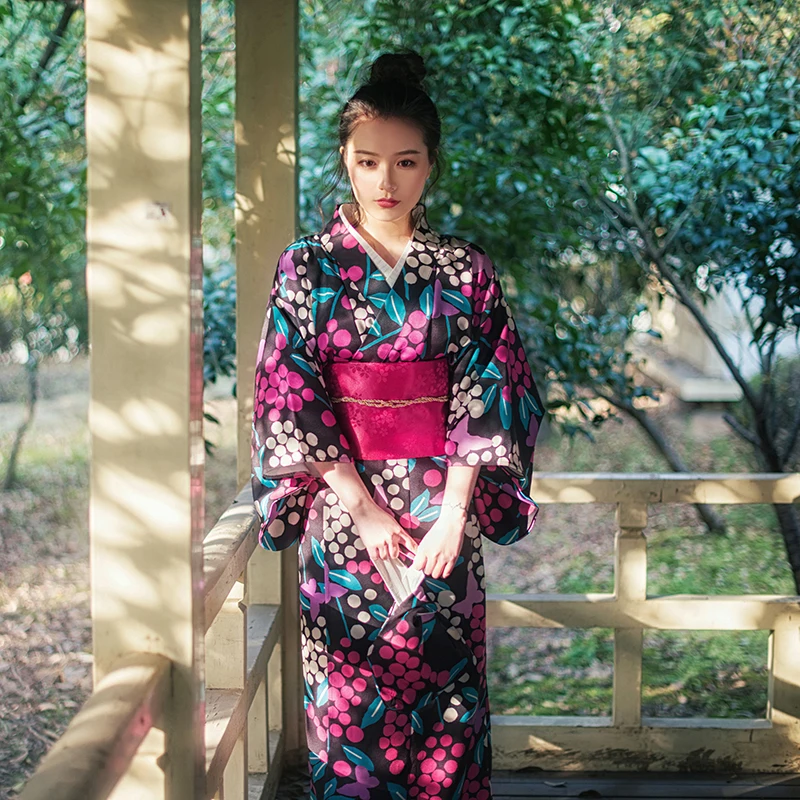 Women's Traditional Japanese Kimono Retro Style Photography Dress Formal Yukata Performing Wear Cosplay Costume