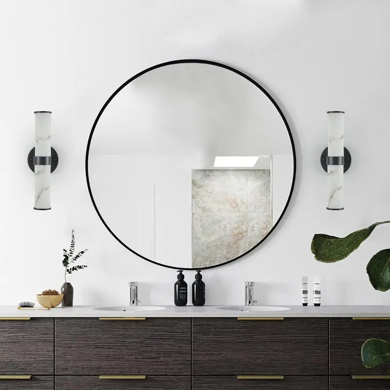 ชุดโคมไฟติดผนังลายหินอ่อนเรซิ่น 2 ชิ้นพร้อมโครงเหล็กสีดำ โคมไฟในร่มที่หรูหราสำหรับห้องโถง ห้องน้ำ