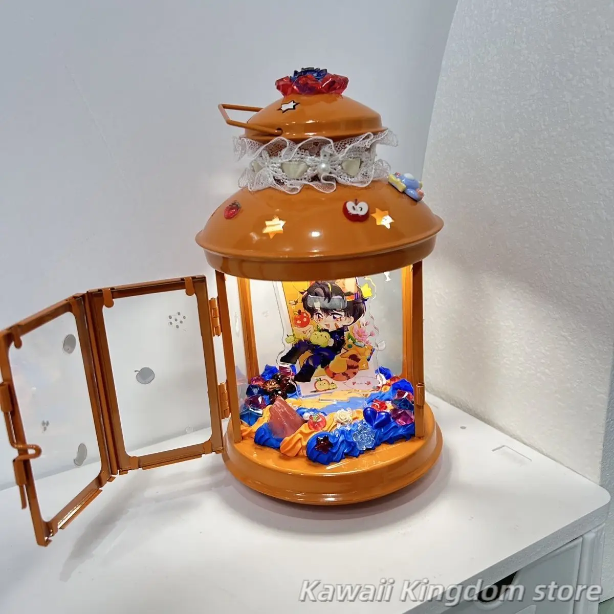 

Anime Love and Deepspace Caleb Cosplay Aromatherapy Night Light Cartoon Exposing Lamp Mascot Student Accessory Fans Gift