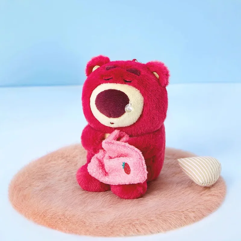 本物のディズニーベビーパジャマ型ぬいぐるみキーホルダーチャーム - スティッチ、くまのプーさん、ロッツォのキャラクター、バッグ、バックパック、ギフト用