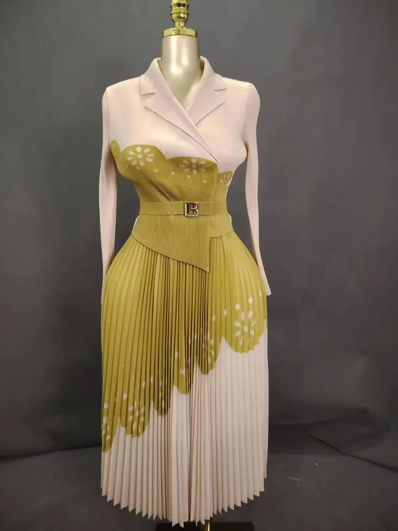 ANLAN Elegant Miyake Pleated New Dress with Waist-hugging Temperament Suit Collar Fashion Long Sleeve Versatile Midi Skirt 2A591