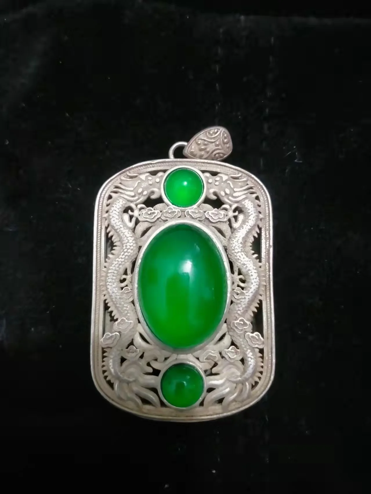 

Chinese retro green jade pendant Miao silver double dragon play beads lady charms decorative pendant