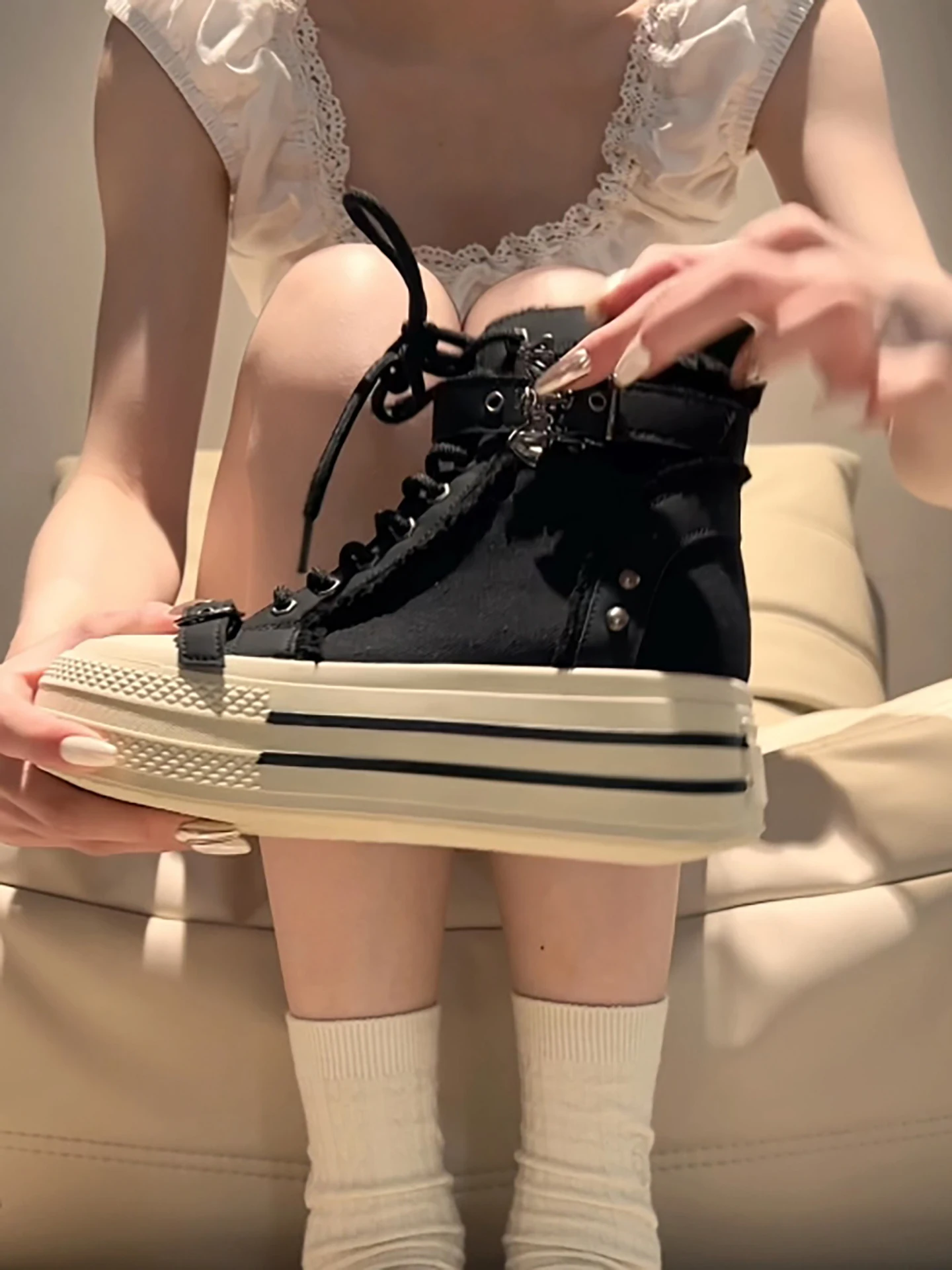 2025 Women's Black Retro High-Top Canvas Shoes - Thick Platform Sneakers for Petite Height Increase, Casual Fall Fashion - Image 3