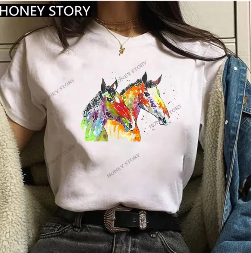 

Новая свободная белая футболка с короткими рукавами и круглым вырезом с мультяшным принтом лошади для женщин, эстетичная одежда, топы