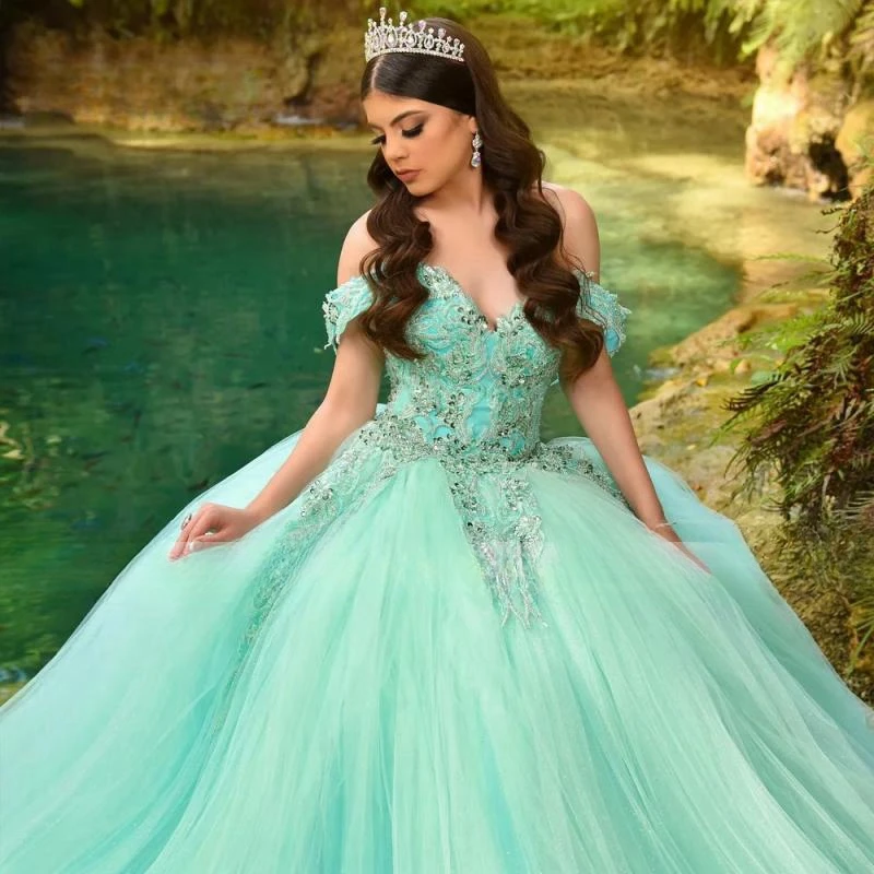 Luxury Green Quinceanera Dress 2024 Ball Gown Princess Chapel Train Flower Applique Sweet 15 16 Birthday Party Gown Pageant Miss