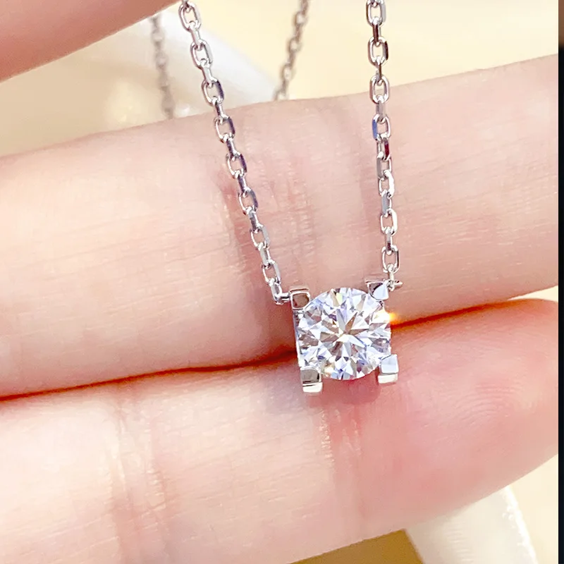 PureMax 1/2ct GRA معتمد مويسانيتي الثور رئيس قلادة للنساء كلاسيكي 925 فضة مجوهرات الحفلات هدية رائعة
