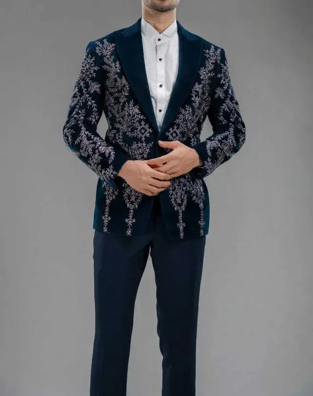 Gorgeous Men Suits 2 Pieces Jacket Pants Single Breasted Peaked Lapel Embroidered Wedding Texudos Groom Customized