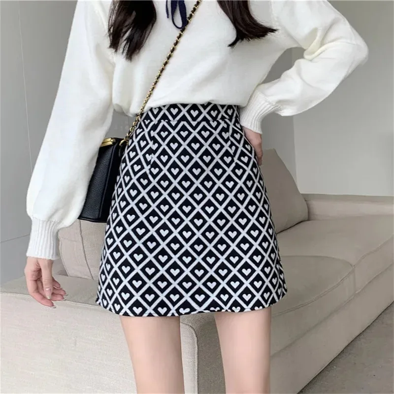 

Vintage Love Printed Short Skirts Female Spring Autumn Thin Temperament A-Line Pack Hip Half Skirt High Waist Clothes For Women