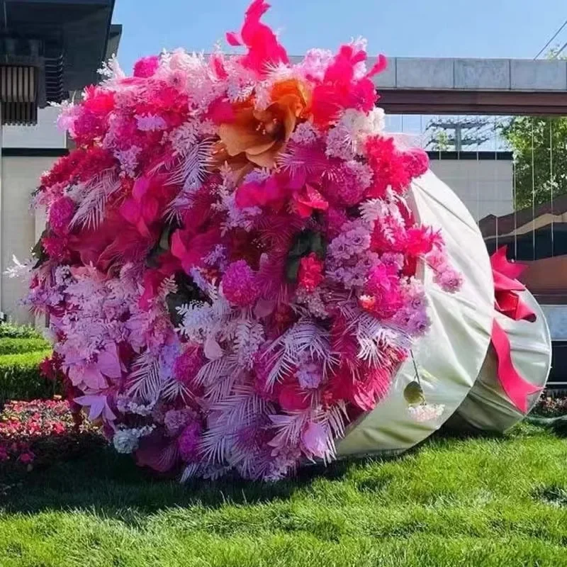 

Valentine's Day Giant Rose Bouquet, Outdoor Event Bouquet