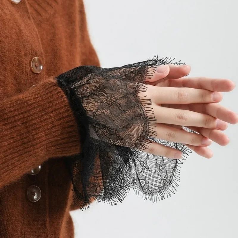 

1Pair Adjustable Lace Floral Cuffs Pleated Design Stretchable Pleated Fake Sleeves Detachable White Black Wrist Accessories