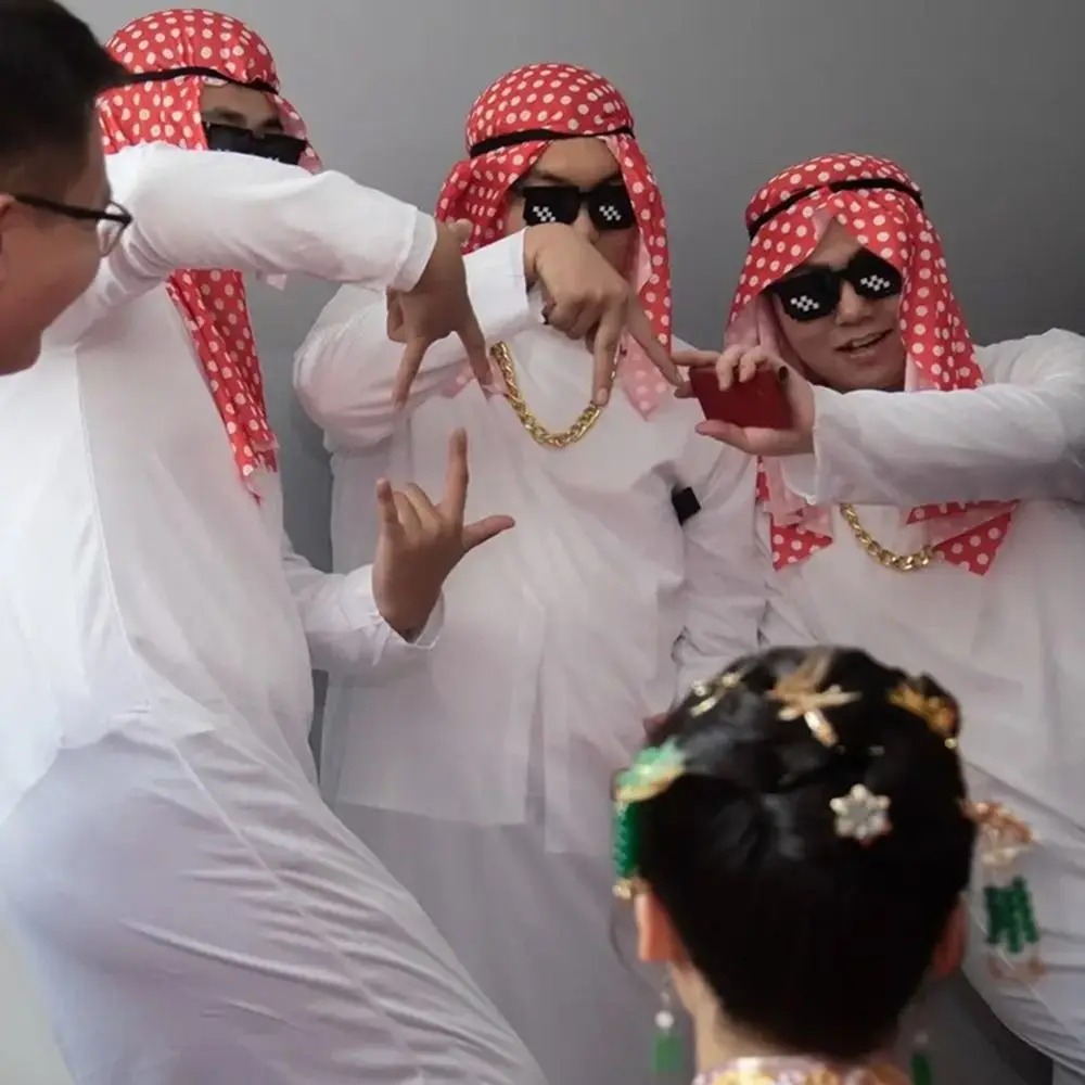 White Robe Arabic Costume Red Headscarf Fake Beard Arab Sheikh Outfit Middle Eastern Funny Glasses Arab Robe Set Adult Men