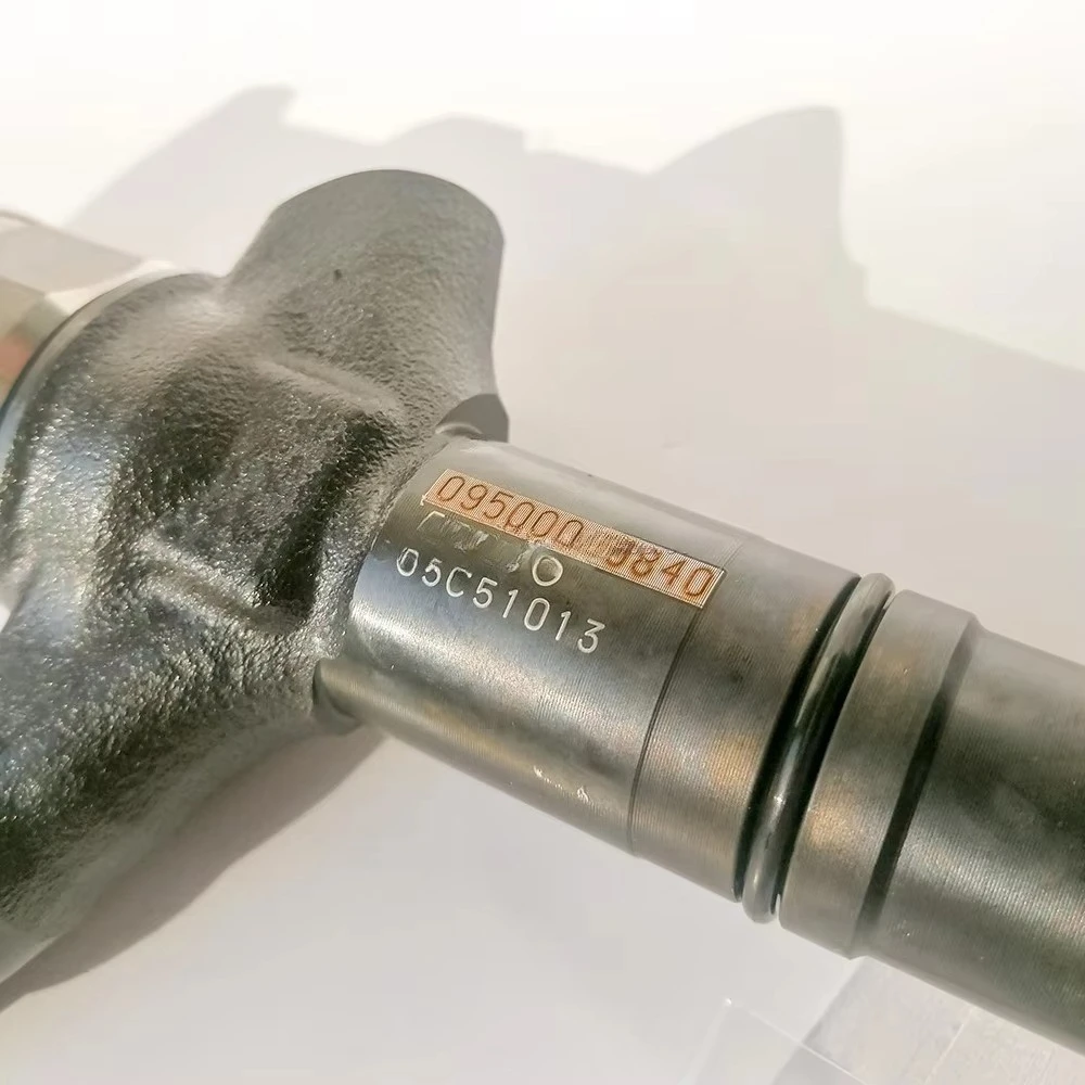 

Genuine 23670-59055 Fuel Injector 095000-9840 0950009840 23670-51070 DCRI109840