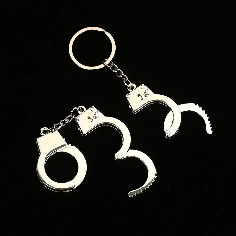 New Car Universal Keychain Mini Simulation Small Handcuffs Metal Pendant Personalized Creative Couple Keychain Selected Gifts