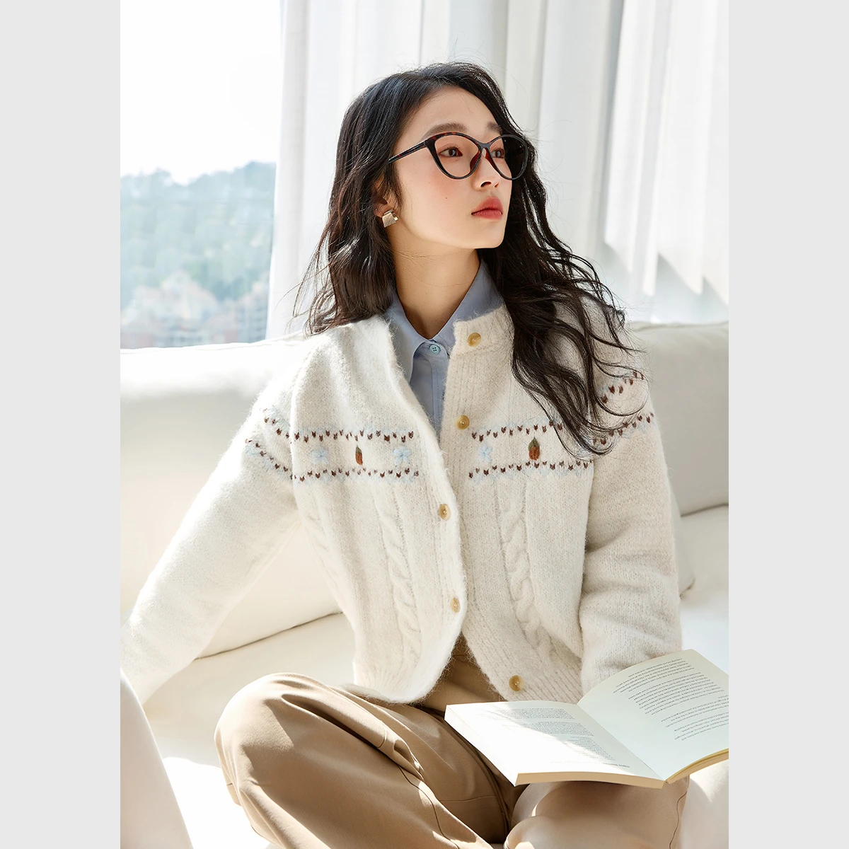 

VIMLY Cardigan Women Vintage Winter 2025 Thick Jacquard Embroider Knit Jumpers Elegant Loose O-neck Crochet Ladies Sweater 73667