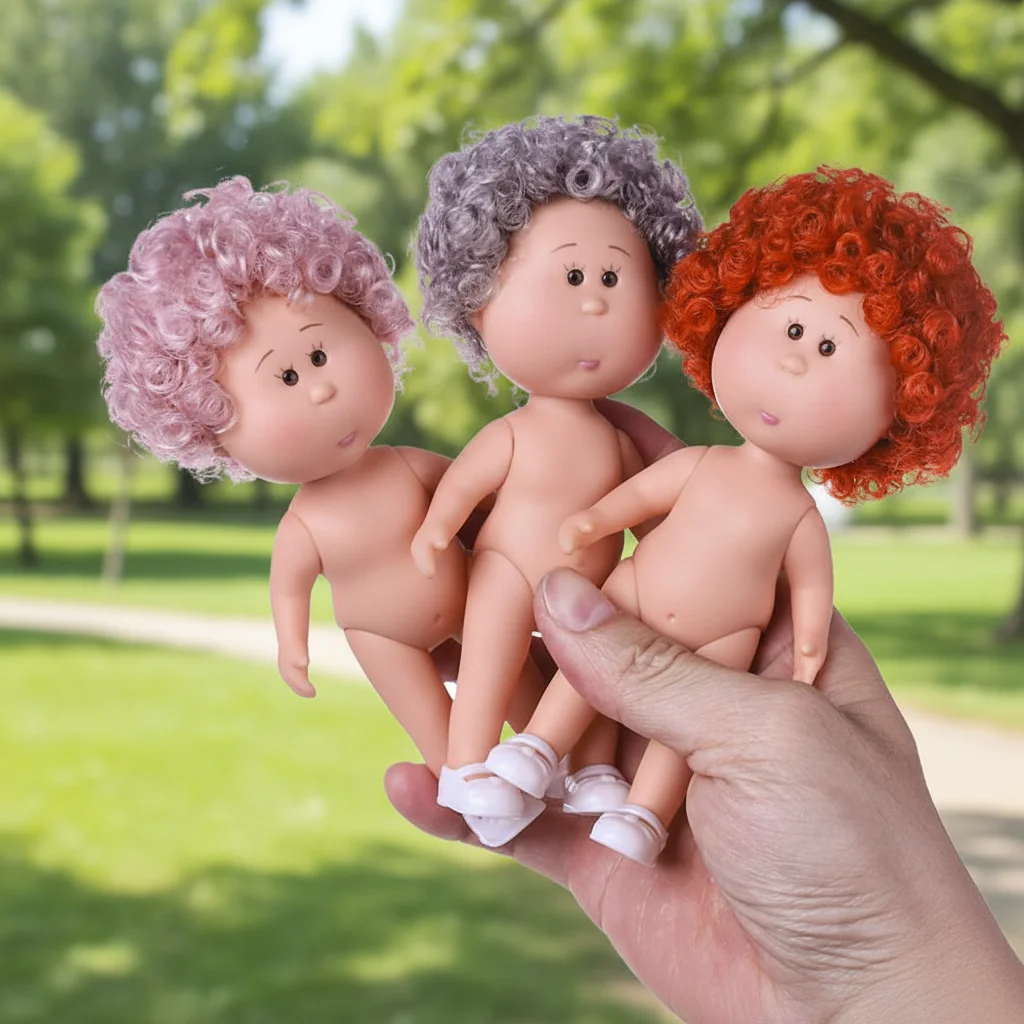 Boneca Mini Batata de 14cm com 5 Articulações Móveis, Bonecas de Vinil Fofas DIY, Cabelo Cacheado, Boneca de Vinil com Olhos de Feijão de 14cm, Boneca de Brinquedo de Pele Escura para Vestir
