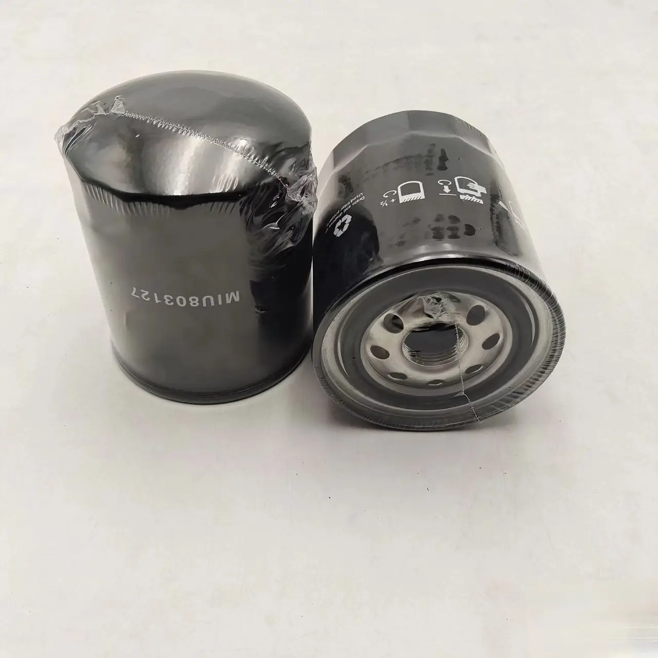 

MIU803127 Fuel Filter Fits John Deere 2032R 3046R Tractors & 1570 1575 1580 1585 Combine Series. Replaces AM116304