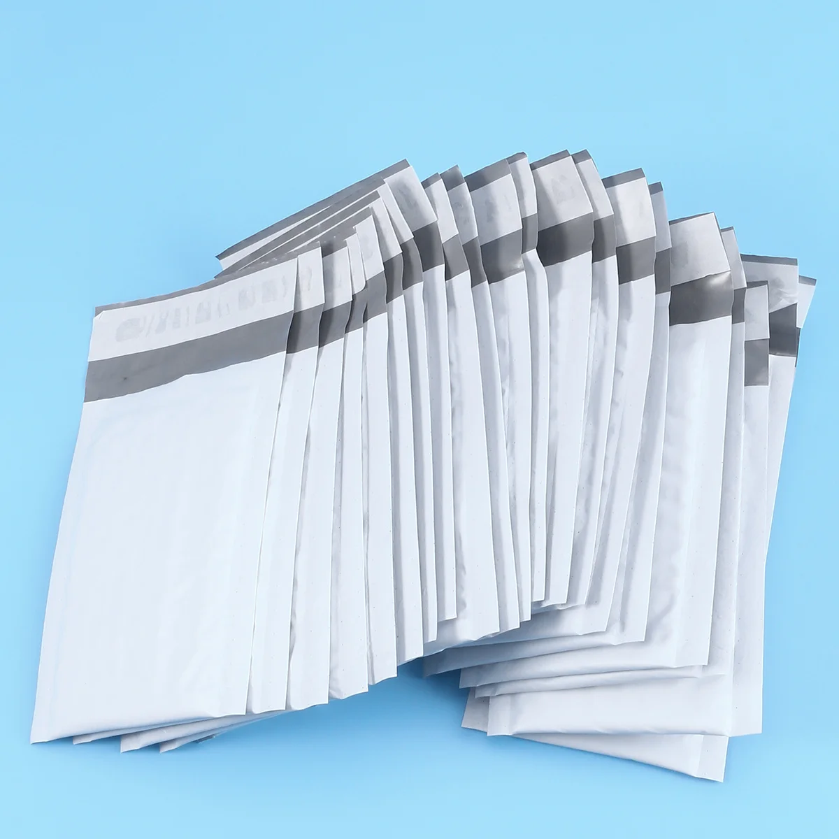 50 pçs bolha mailing envelopes acolchoados à prova dwaterproof água leve anti-choque para roupas cobertores cachecóis sacos de envelope de bolha