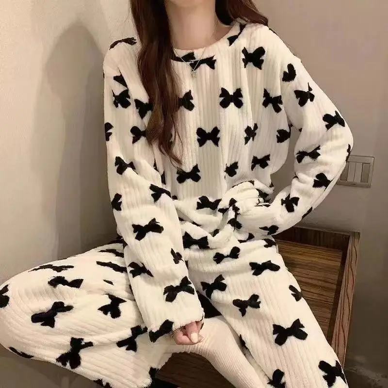 

Winter Women Pajamas Set Fleece Sleepwear Bow Print Velvet 2 Piece Pant Home Suit Fluffy Cute Pajamas Warm O-neck Night Wear