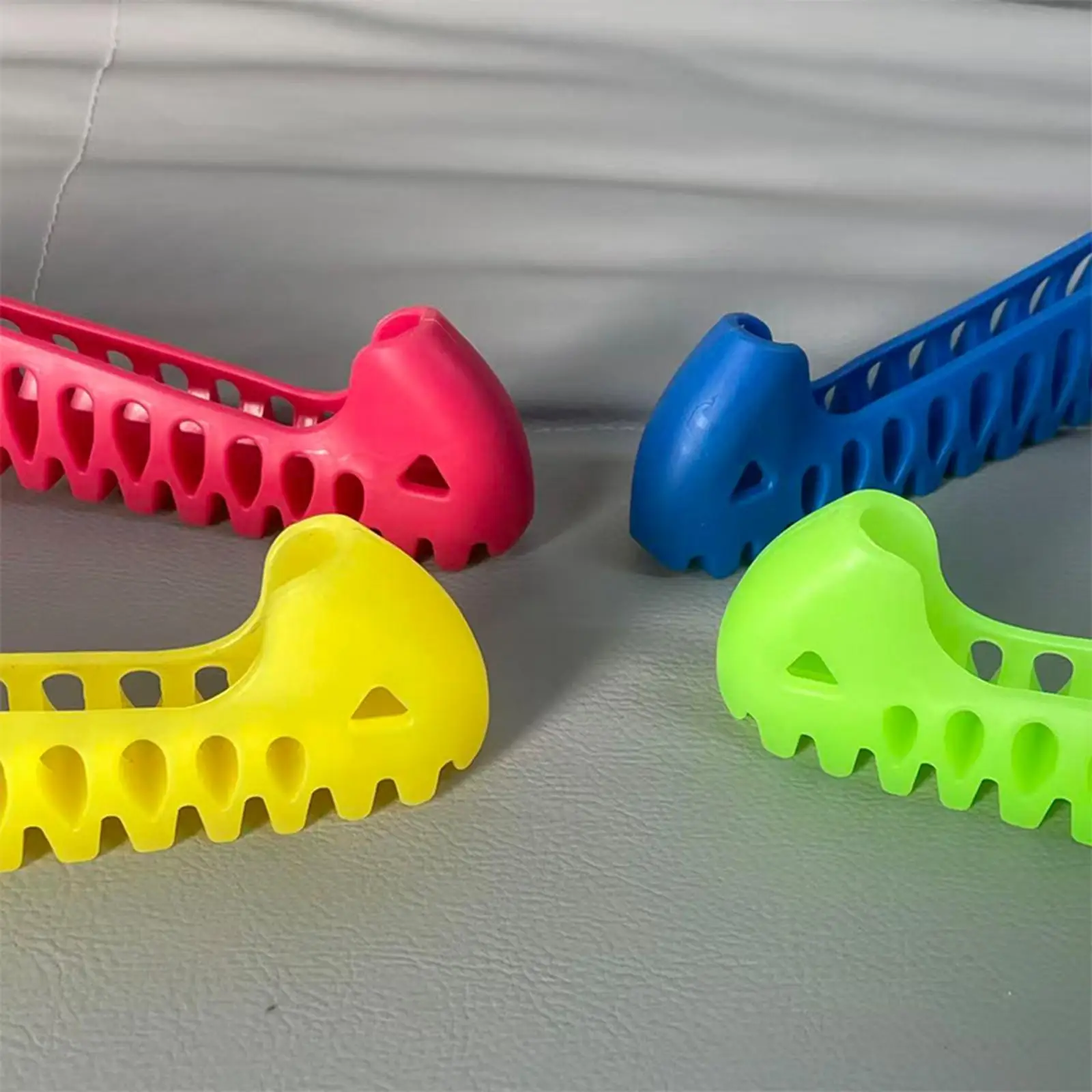 

Защитные эластичные чехлы для коньков, защита лезвий, аксессуары для ходьбы, защита бедер, для женщин-конькобежниц