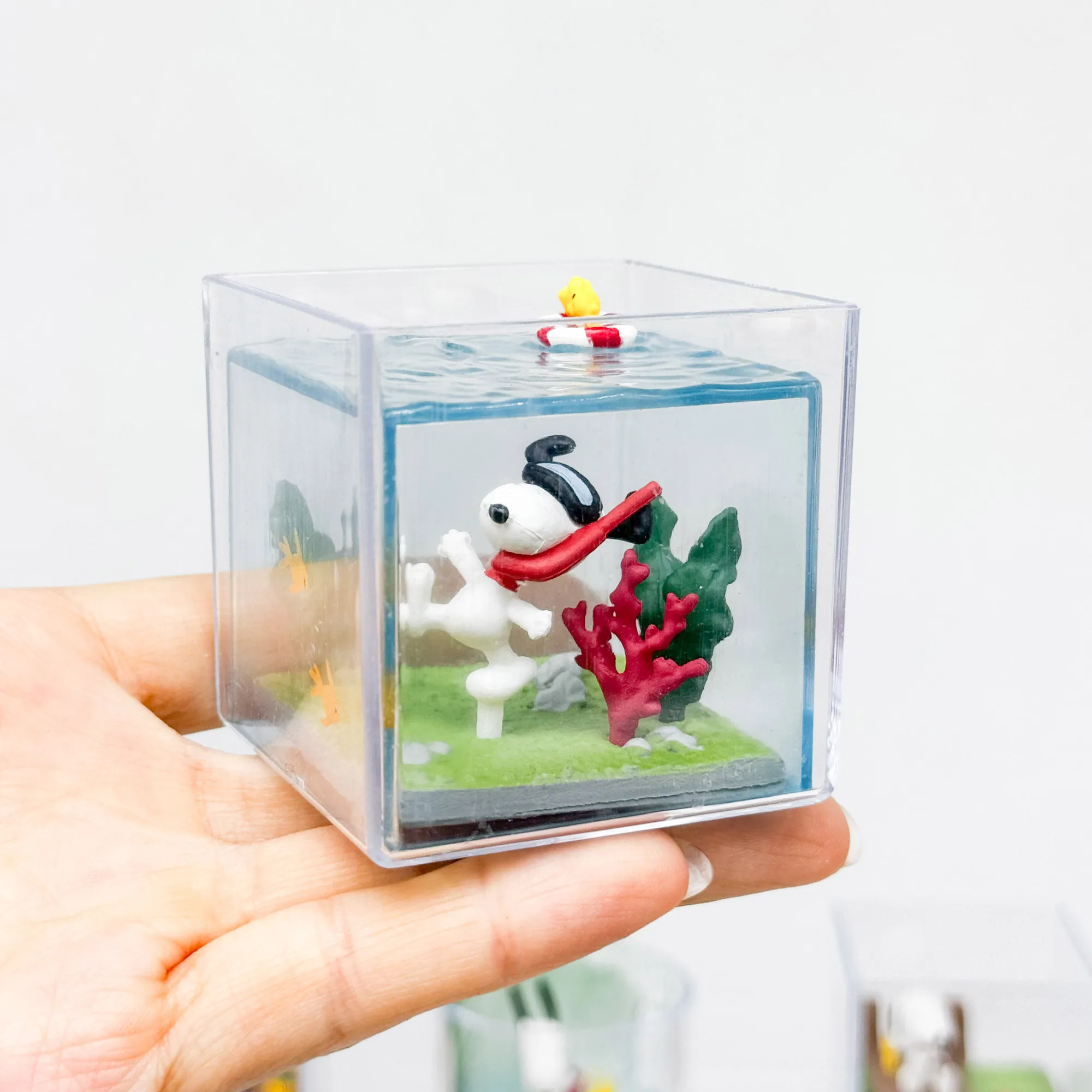 Figurki Snoopy Woodstock Happy Time w Terrarium, Ryby, Surfing, Snorkeling, Łyżwiarstwo Figurowe, Kemping, Scena, Blind Box, Kolekcja Zabawek
