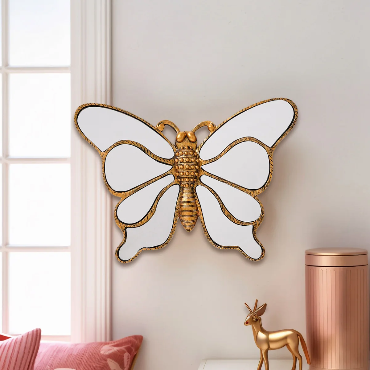 1PC, 8.6*12-inch Retro Distressed Resin Material Eight-Sided Mirror, Butterfly-Shaped Home Decoration Craft Wall Hanging