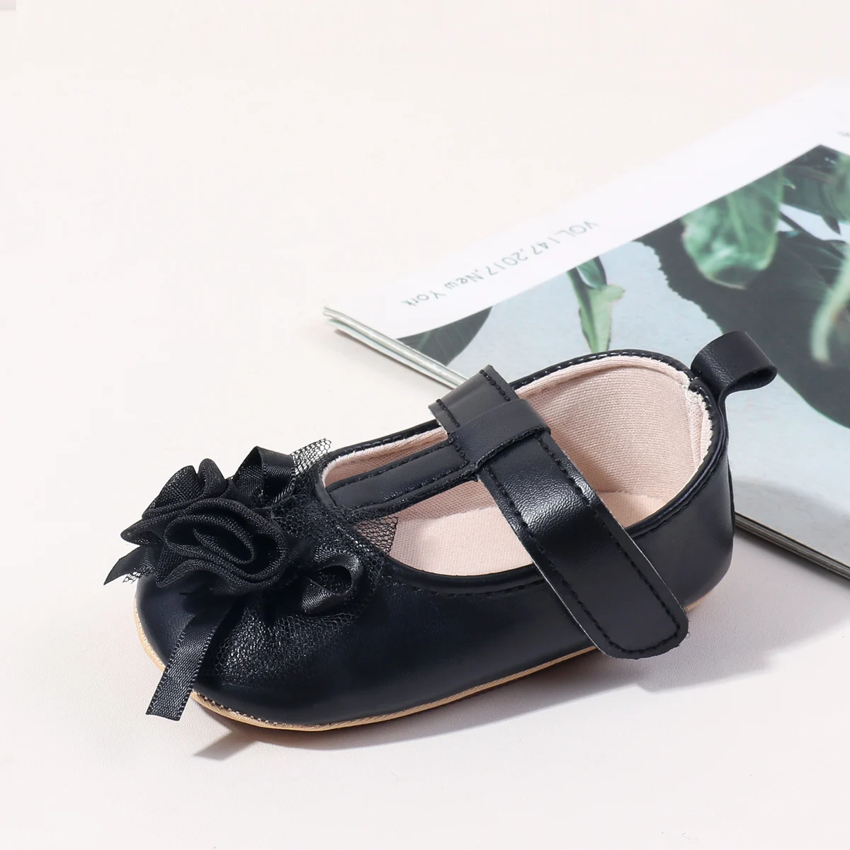 Novo estilo bebê meninas primeiro andando sapatos da criança para 0-18m sapatos de princesa do bebê com couro do plutônio de alta qualidade e sola tpr