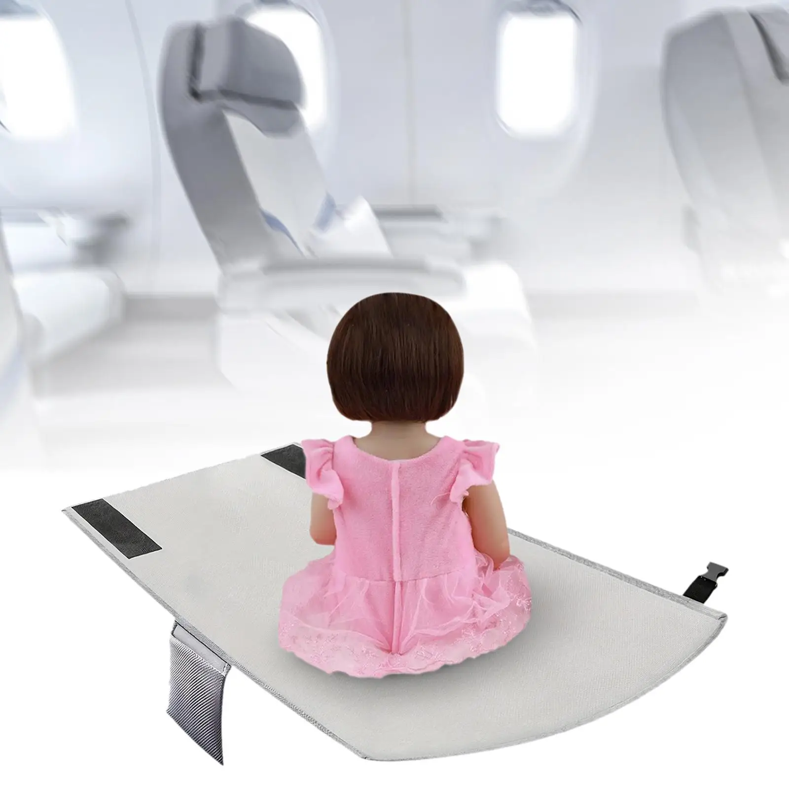 幼児用のフットハンモック付き飛行機用シートエクステンダー。調整可能なストラップが付いており、飛行機での移動時に赤ちゃんが横になって休憩できるベビーベッドとして使用可能。