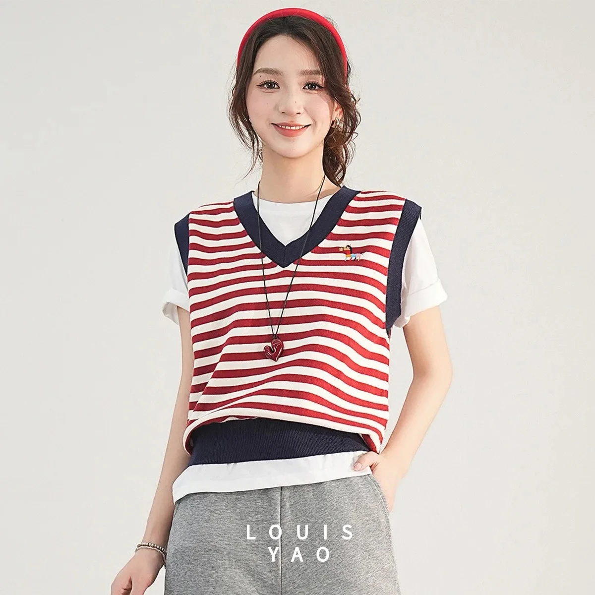 

LOUISYAO Striped Contrast Color Sleeveless T-Shirt 2025 Spring Autumn Non-Stretch V-Neck Embroidered Women's Tank Chic Top