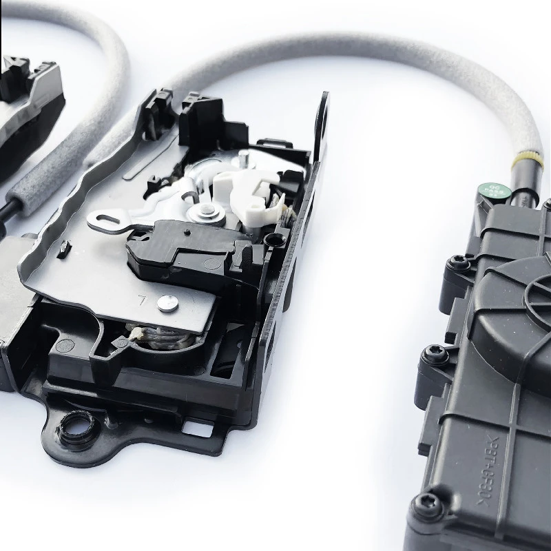 

Auto Electric Suction Sof Closing Doors For VW CC 2019 And Touguet 2019