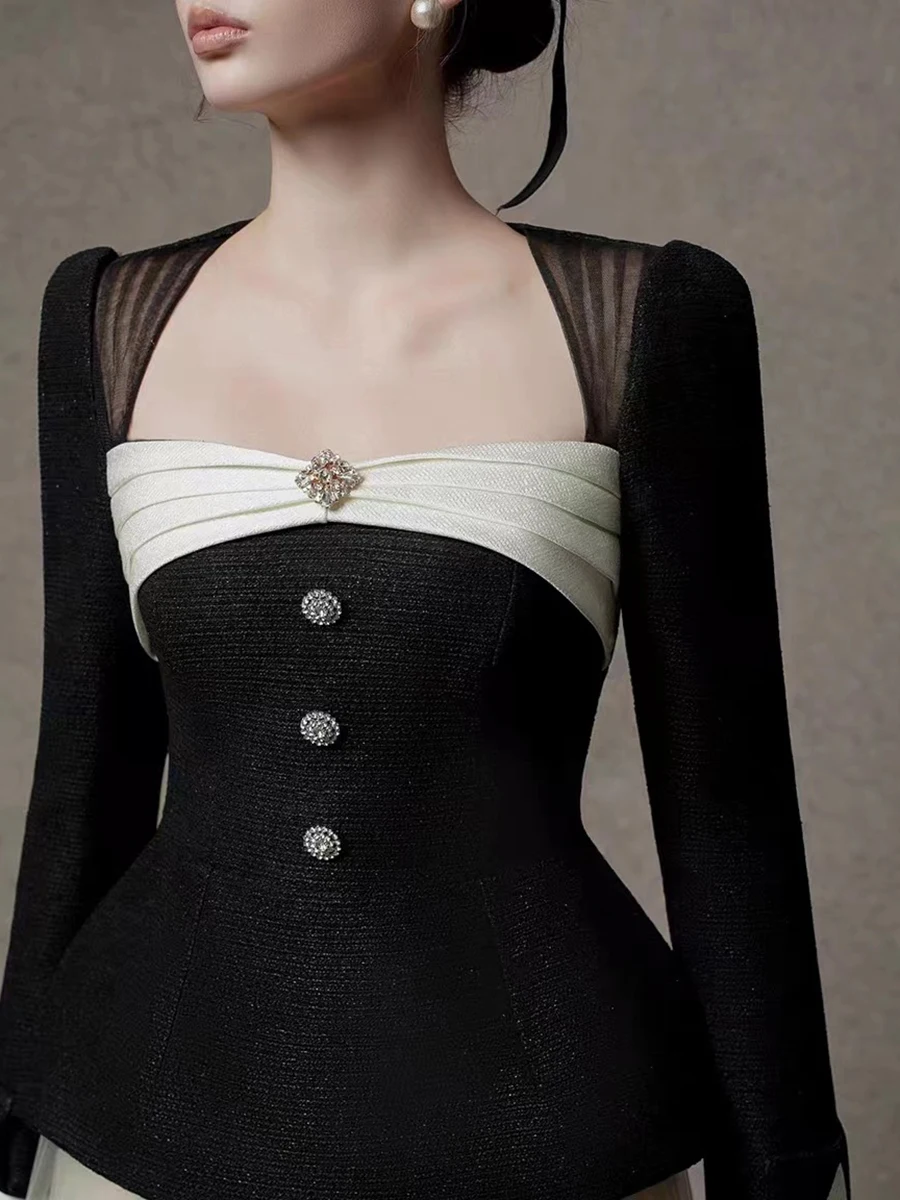 TWOTWINSTYLE التخسيس قطعتين مجموعات للنساء ساحة الرقبة طويلة الأكمام تقسم حبة أعلى المرقعة شبكة تنورة مجموعة الإناث الموضة