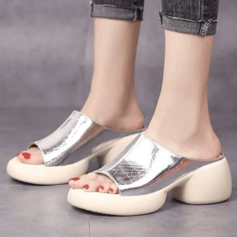 2024 Nieuwe Zomer Vrouwen Slippers Sexy Strand Vrouwen Schoenen Mode Platform Slippers Casual Comfort Glijbanen Vrouwen Zapatos De Mujer