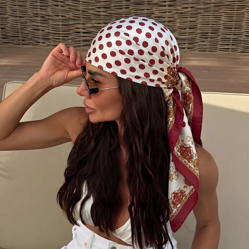 2026 Gepunkteter quadratischer Schal für Damen, Seidenschal, Halstuch, Haarbänder, Kopftücher, Stirnband, Foulard, Satin-Hijab, Bandana