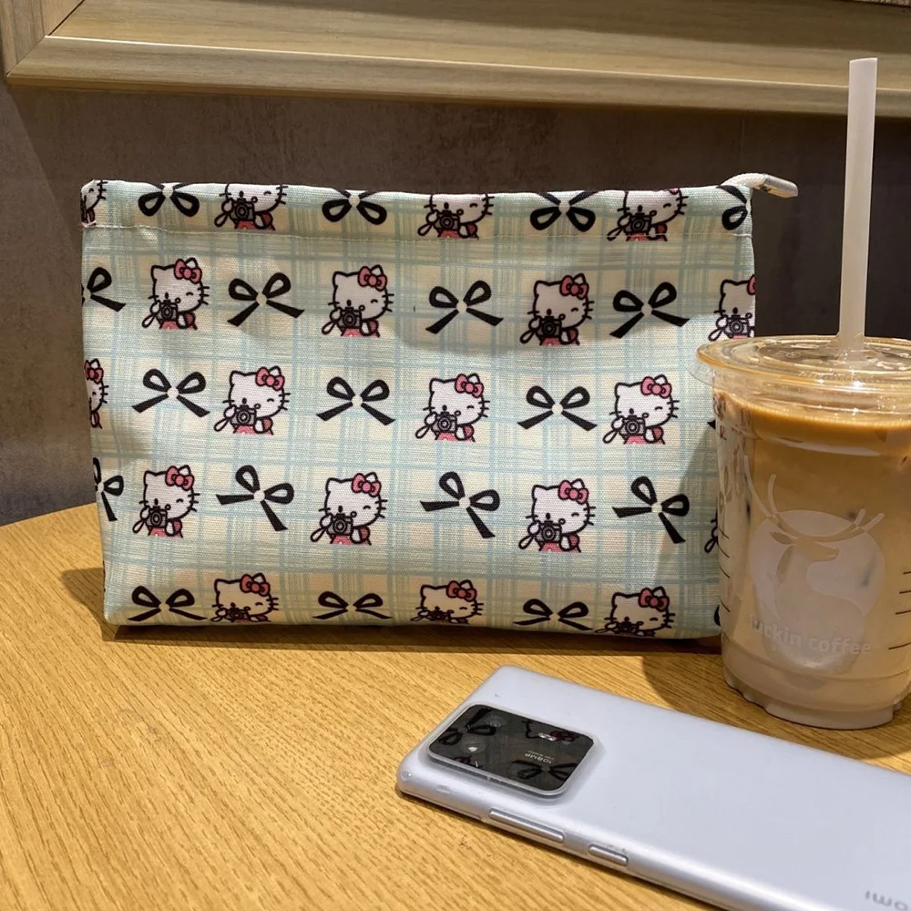 Bonito dos desenhos animados hellokitty sacos de cosméticos anime sacos de armazenamento moda maquiagem caso portátil viagem higiene pessoal embreagem presentes natal