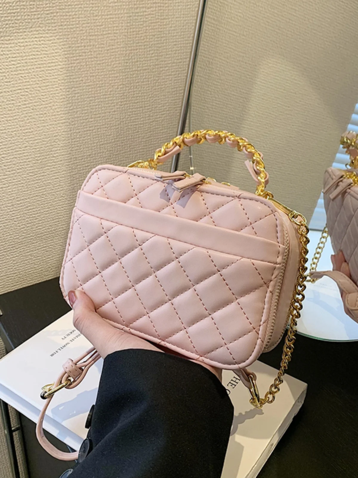 Versatile Casual Handbags For Women Luxury Metal Chain Pu Leather Crossbody Bags with Zipper Ladies Fashion Small Square Bag