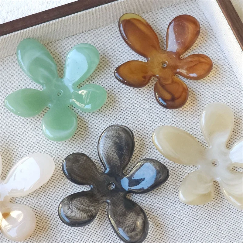 الجملة 40pcs/lot اللون طباعة الكرتون الزهور شكل الراتنج الأزهار الخرز diy مجوهرات الملابس قلادة التبعي