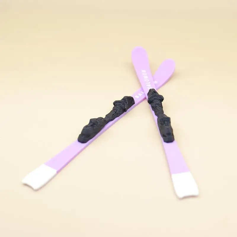 【M】1 Pair 1:12 Dollhouse Miniature Snow Skis Winter Scene Layout Ornament Mini Ski Board Model Pretend Play Toy Decoration view 4