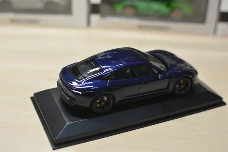 Diecast Minichamps 1:43 Scale Porsche Taycan Turbo S Alloy Car Model