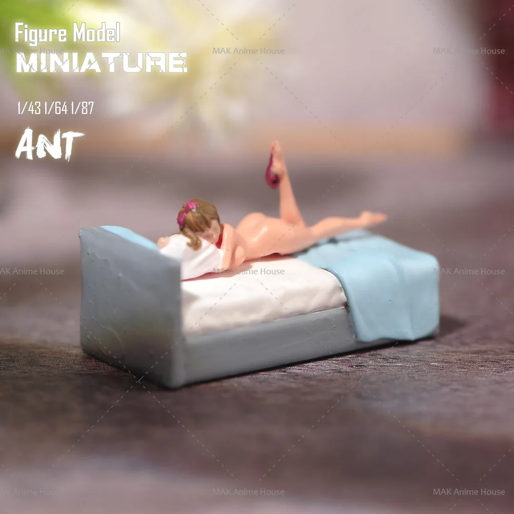 

Miniatures 1/64 1/43 1/87 Seductive Lying Posture Bbeautiful Woman Naked In Bed Holding A Pillow Doll Model Home Scene Car Toys