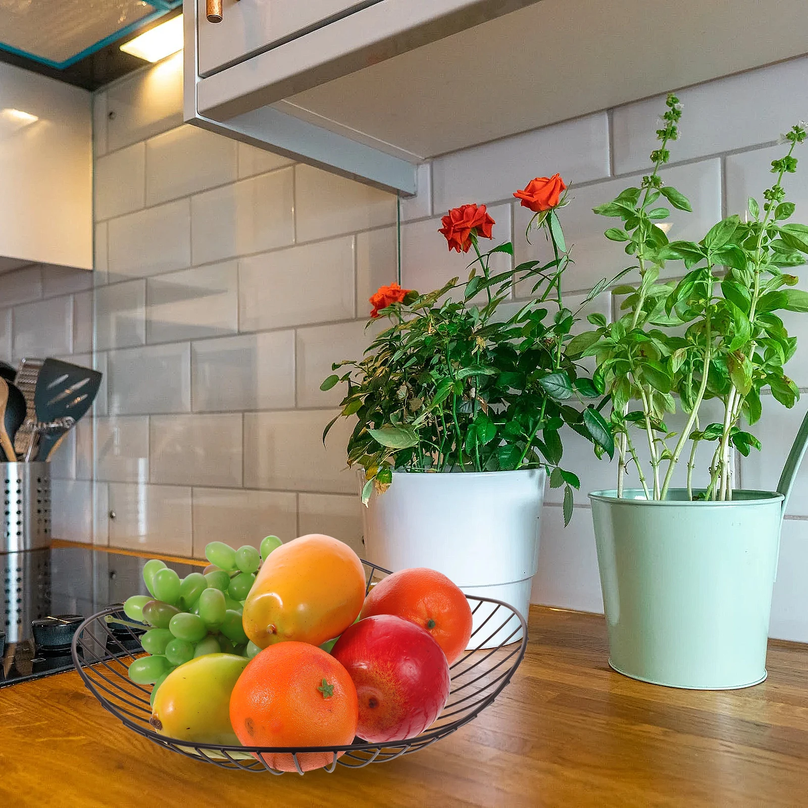 

Wrought Iron Fruit Container with Large Capacity Circular Opening and Hollow-Out Frame for Snack Storage Tray Desktop Organiser