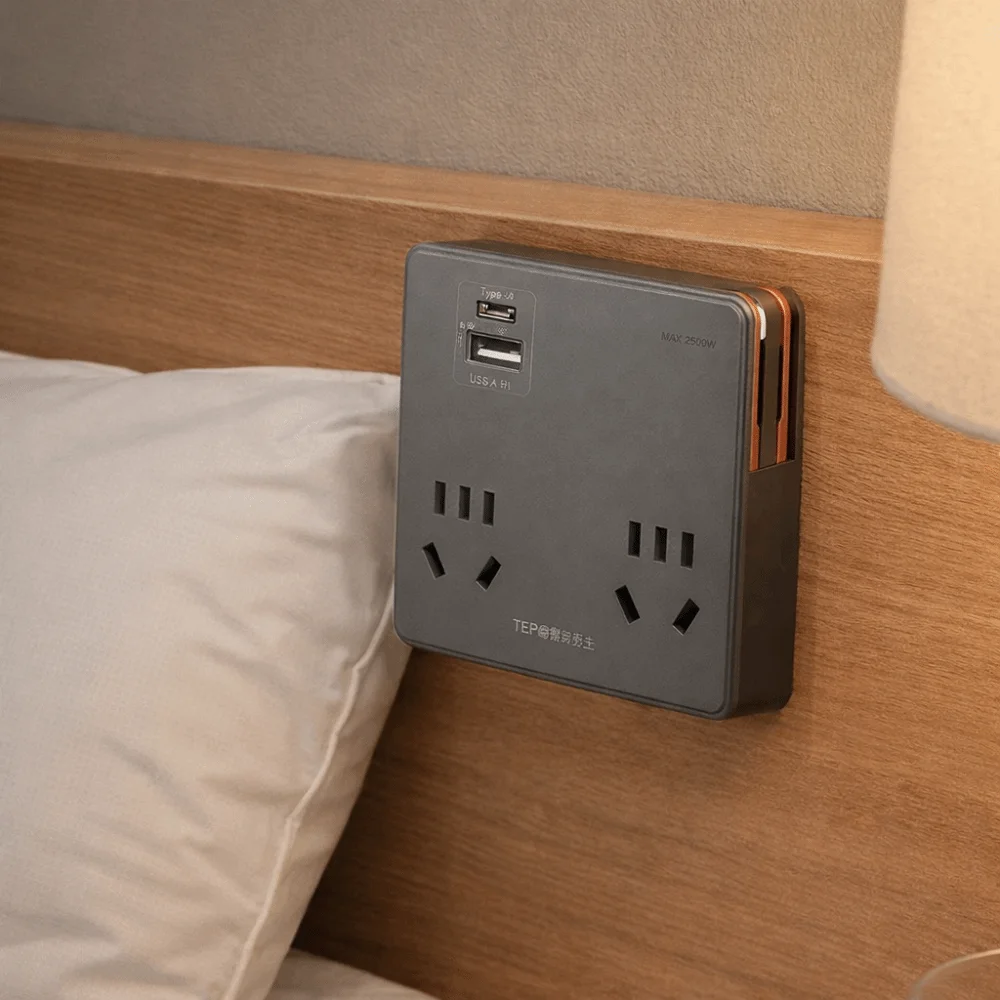 Modern Design Flat Plug Power Strip USB C Ports Widely Outlets Power Expander Space Saving Multi Port Charger Wall Mounting