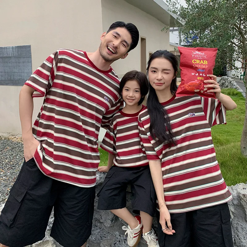 

2026 Summer Style Family Matching T-Shirts Striped For Family Of 3&4 Casual Short Sleeve O Neck Soft Cotton Mom And Me Outfits