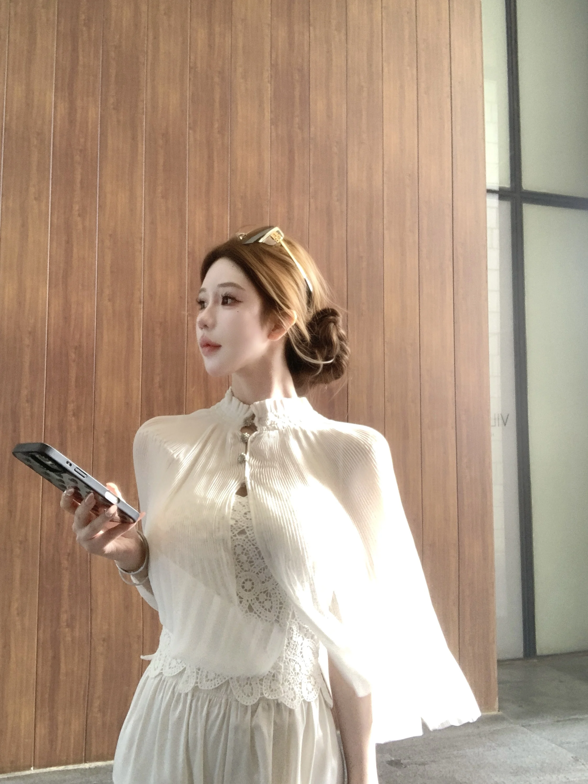 

Elegant Retro Heavyweight 3D Lace Strap Shawl Cover up Set Kubiliv Spring Fashion Women's Two-Piece Suit Chinese Origin