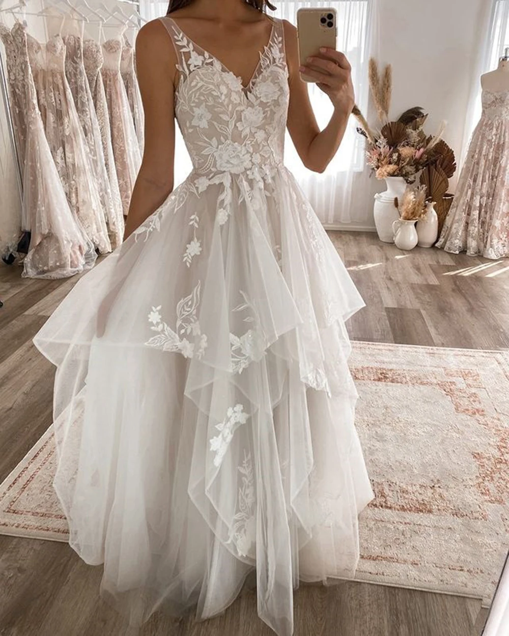 Romantico abito da donna bianco con scollo a v cinturino Vintage in pizzo foglia decalcomania cinturino in Tulle senza schienale abito da sera da ballo da sposa lunghezza del pavimento