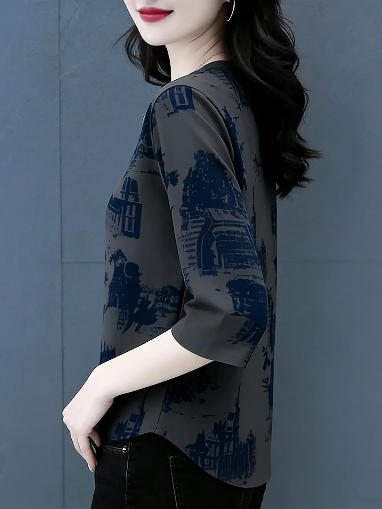 

Gray Versatile round Neck Short Sleeve Women's Retro Print Fashionable New T-Shirt Seven Sleeve Ins Standard Fit Breathable P...