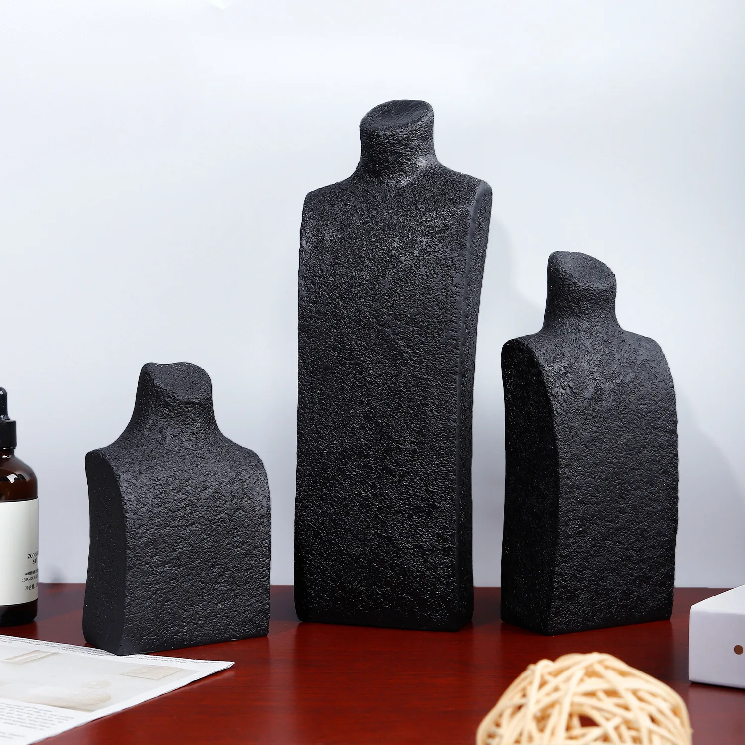 Black Jewelry Display Bust Necklace Holder Mannequin Stand Matte Textured Jewelry Holder Display Stands Necklace Display Stand