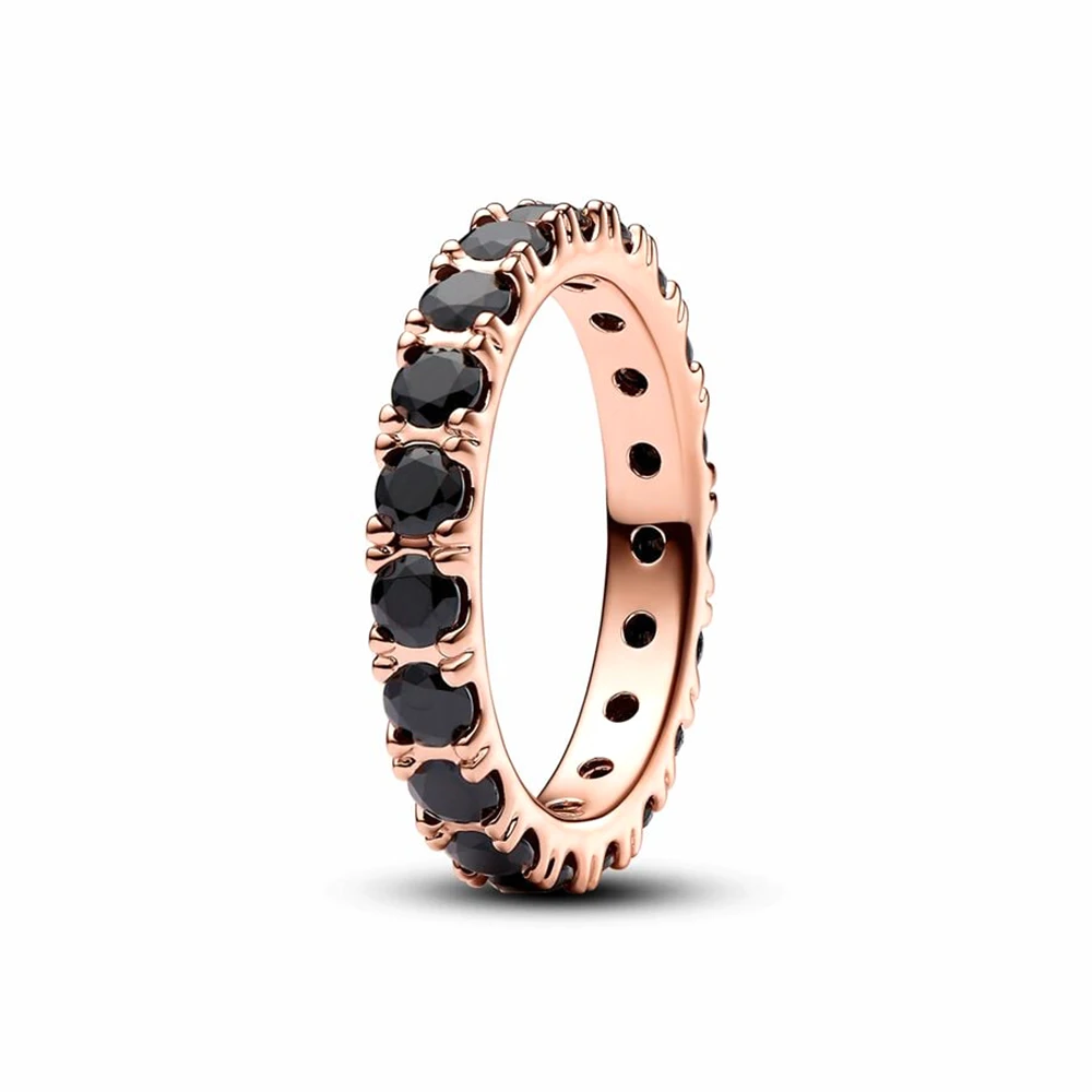 Bague éternelle en argent plaqué avec pierres noires, détails en cristal scintillant sur tout le cercle, hypoallergénique pour peaux sensibles, tendance Stacka