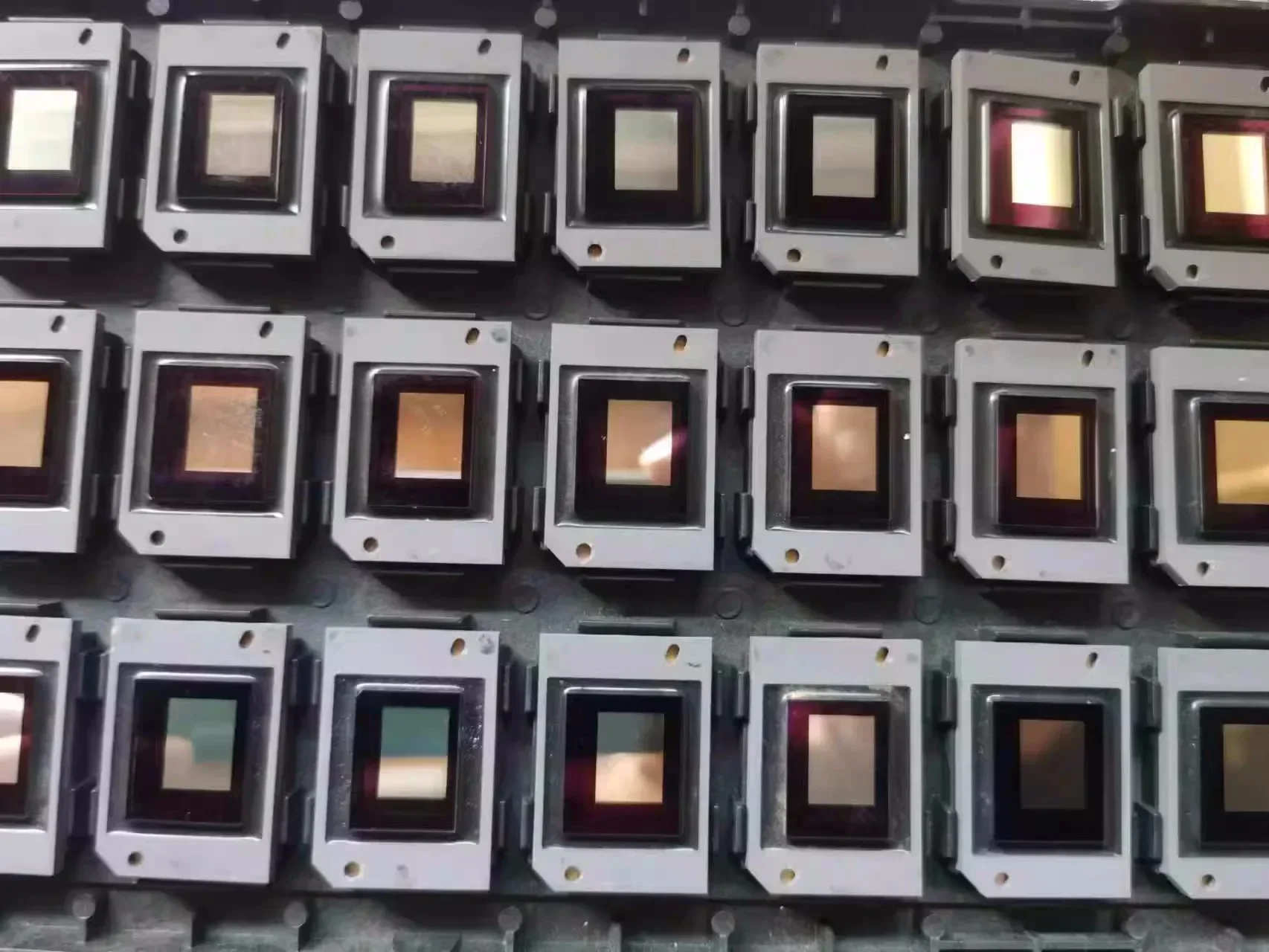 

Используйте тестовый идеальный чип обработки изображений HD DMD 8060-601AB 8060-6038B 8060-6039B 8060-6138B 8060-6139B 8060-6438B 8060-6439B 8060-6338B