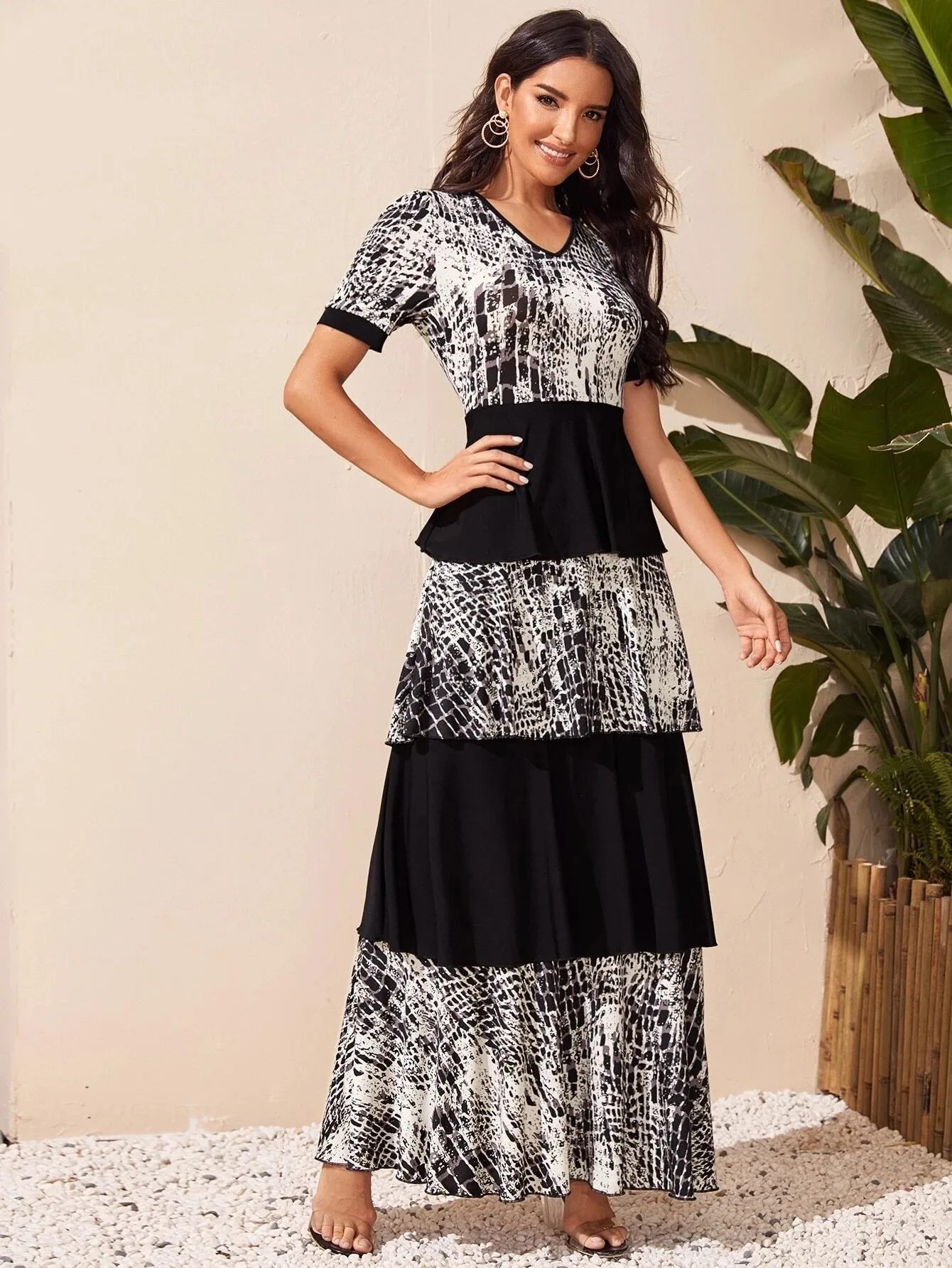 

2024 Printed V-neck Cake Dress for Women Summer Short Sleeve Long Muslim Dress Women Dubai Abaya Elegance Kaftan Femme Musulman