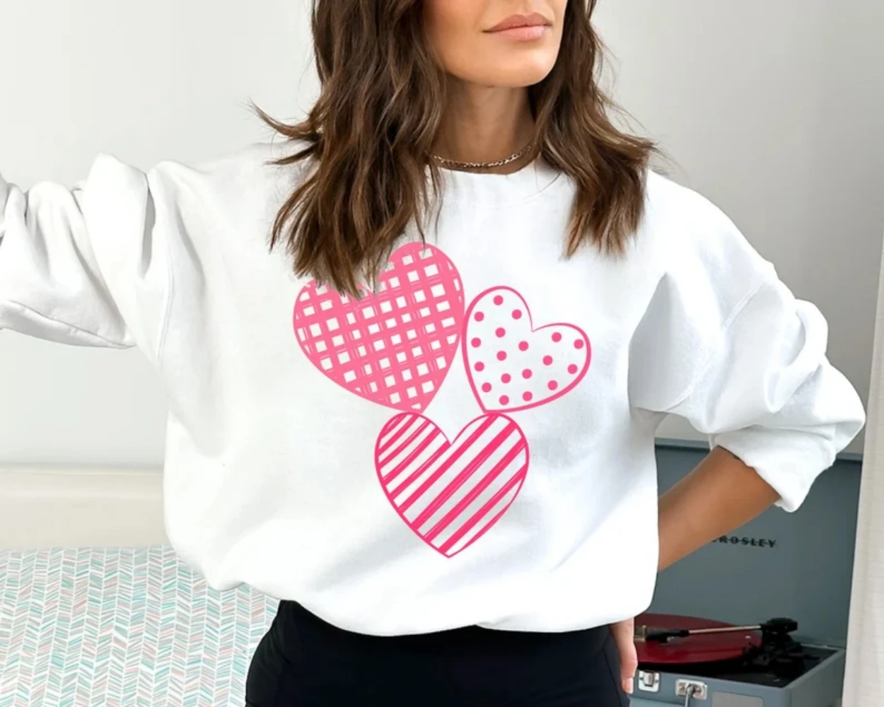 Love Heart Valentines Day Sweatshirt Pink Kawaii Leopard Xoxo Tee Minimalist Love Sweetheart Pullover Preppy Cute Lovers Shirt